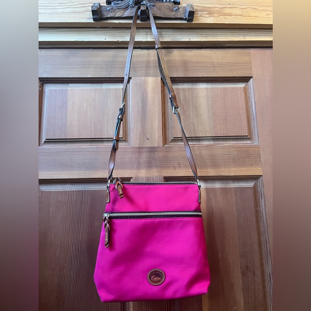 NWOT Dooney and Bourke cross body bag